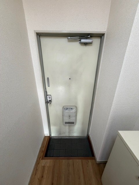 メゾンボヌール 玄関