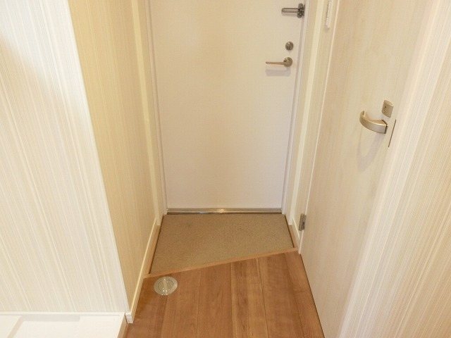 ＬＡＬＡ上野 玄関