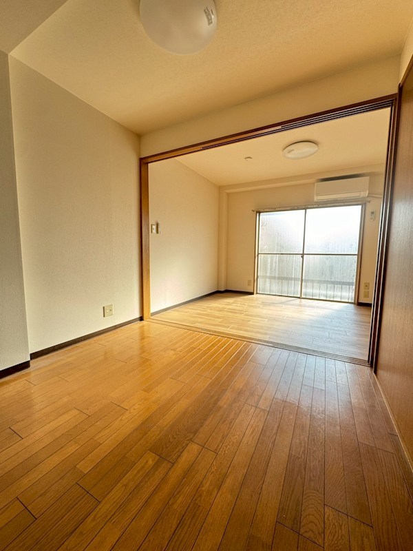 河野マンション ベッドルーム