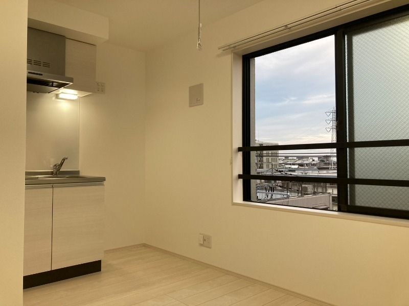 Ｌｕｄｅｎｓ　ＡＹＡＳＥ　Ｅ－ｓｔ リビング