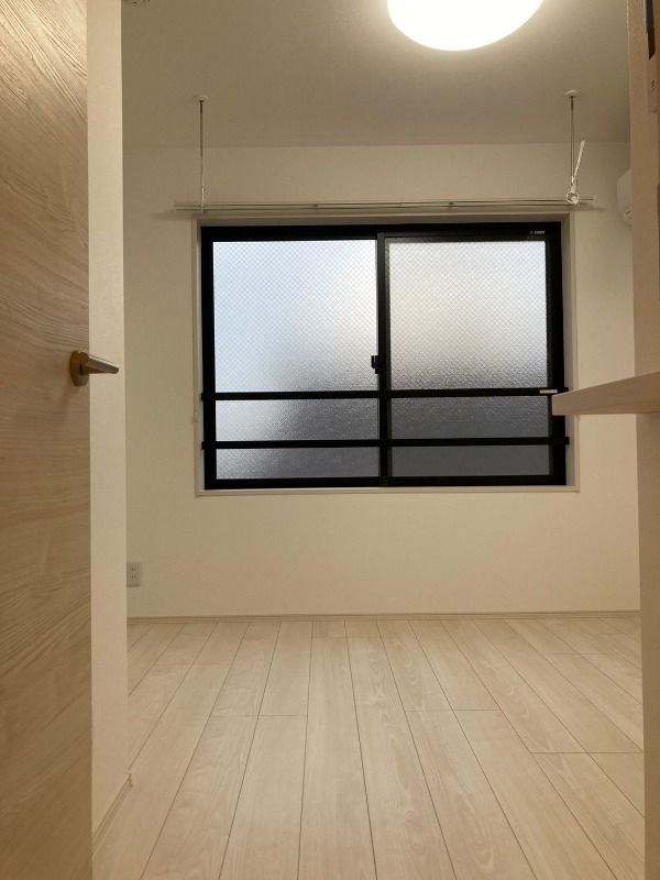 Ｌｕｄｅｎｓ　ＡＹＡＳＥ　Ｅ－ｓｔ ベッドルーム