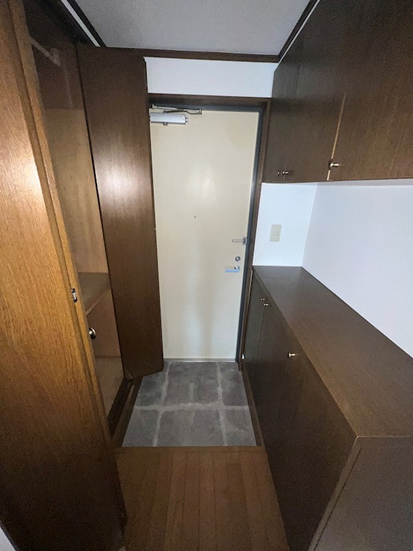 リバーコート 玄関