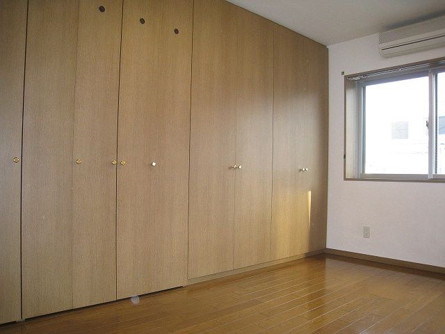 フォレストコートカサイ ベッドルーム