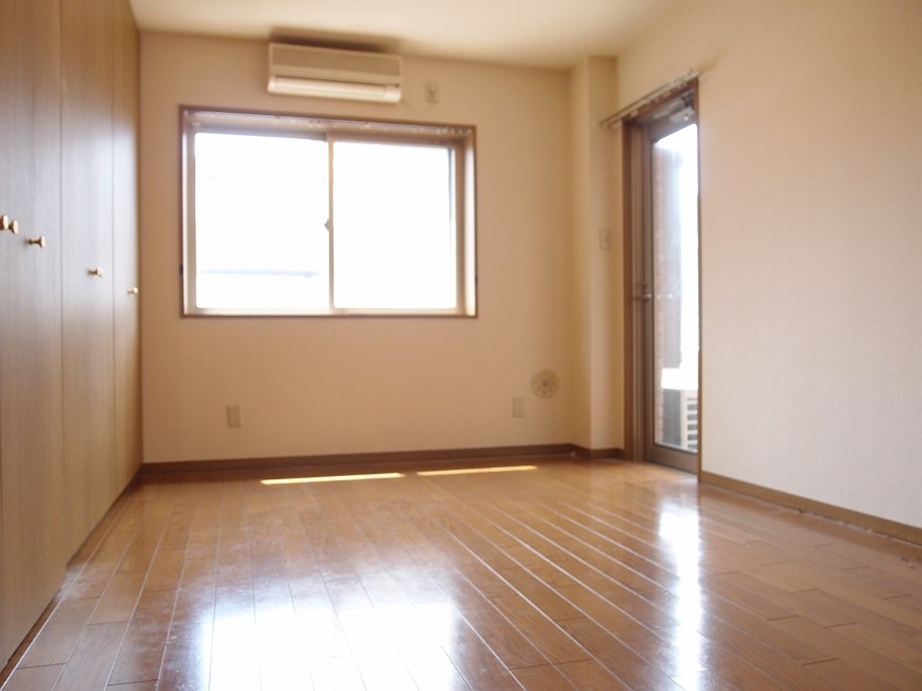 フォレストコートカサイ リビング