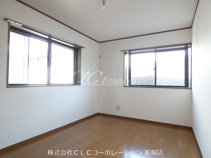 チェリーヒルズ D棟 ベッドルーム