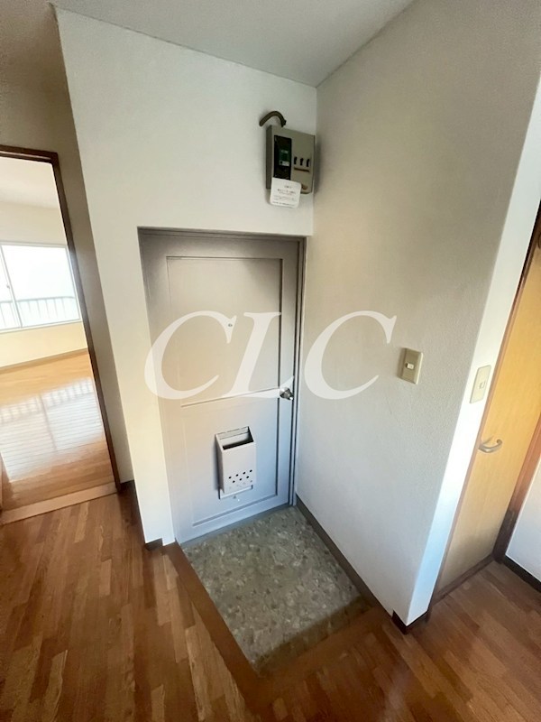 オークス竜泉 玄関