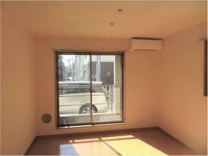 ハイツ中川 ベッドルーム