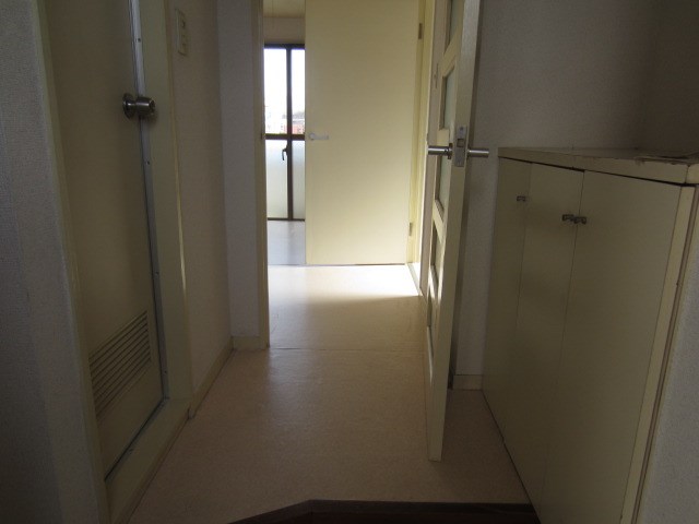 メゾンツカモト 玄関