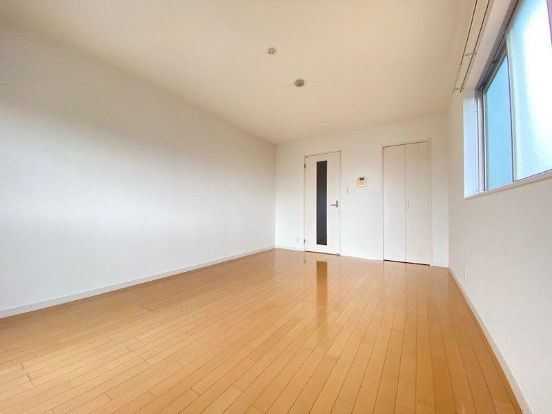 グランドバース日新 ベッドルーム