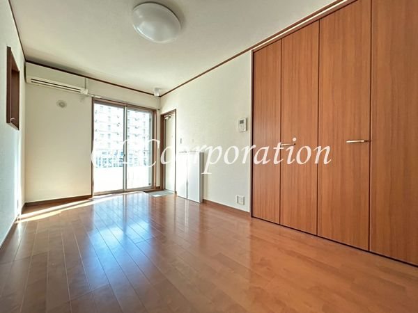 エム・フラワー  リビング