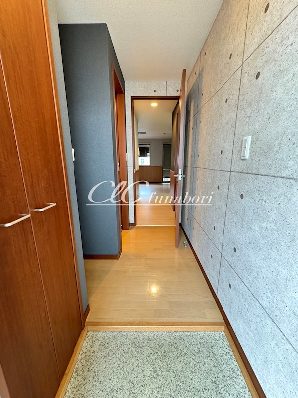 パインクレスト７ 玄関