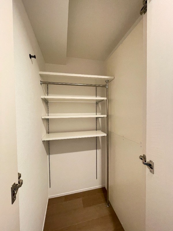 レジディア三越前 玄関