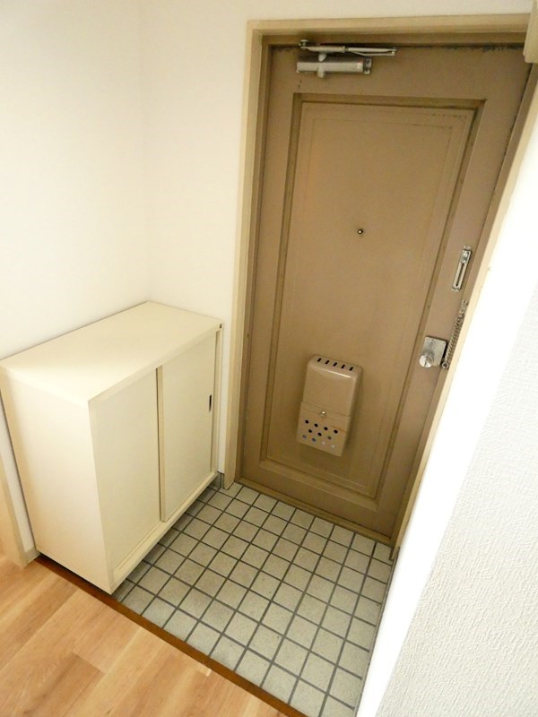 サンハイツ岩田 玄関