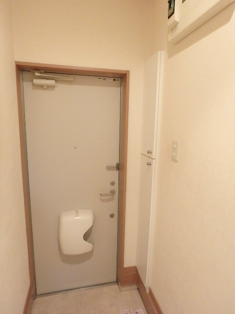 パインヒル５ 玄関