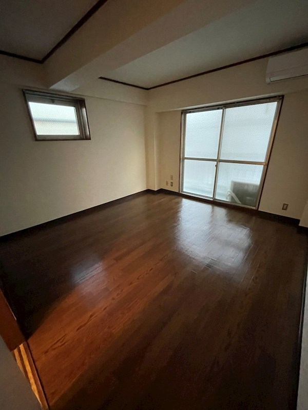 春日井ビル リビング