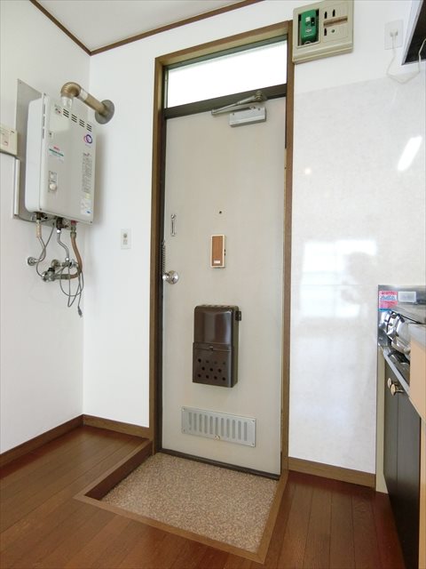 ファミーユ      玄関