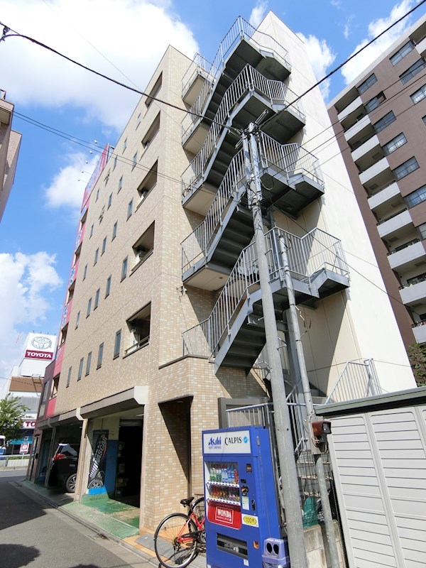 TAKAオートビル 外観