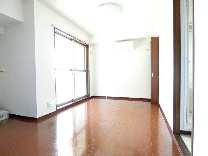 TAKAオートビル ベッドルーム