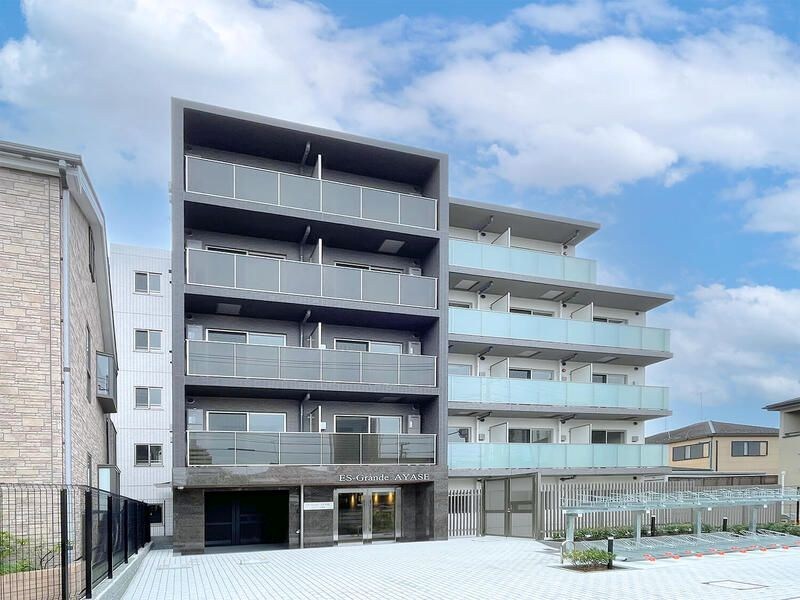 ES-Grande綾瀬 外観