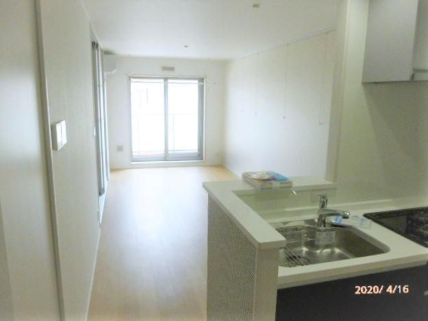 パステル・リオン リビング