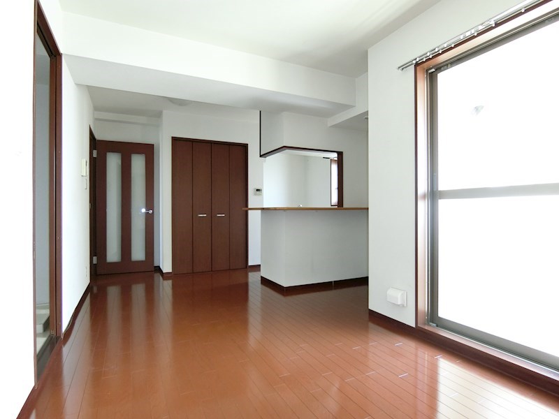 TAKAオートビル リビング