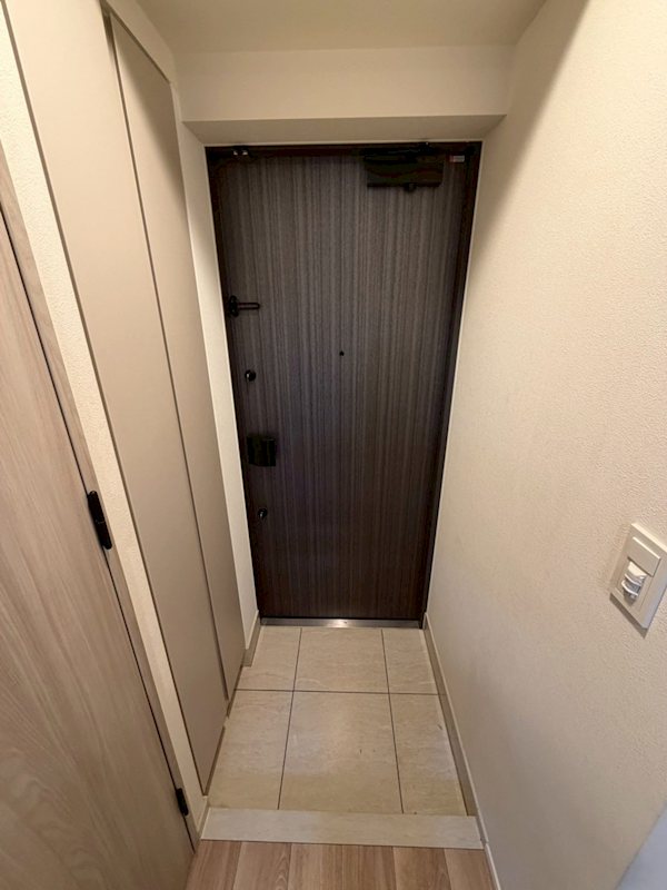 ディームス根岸 玄関