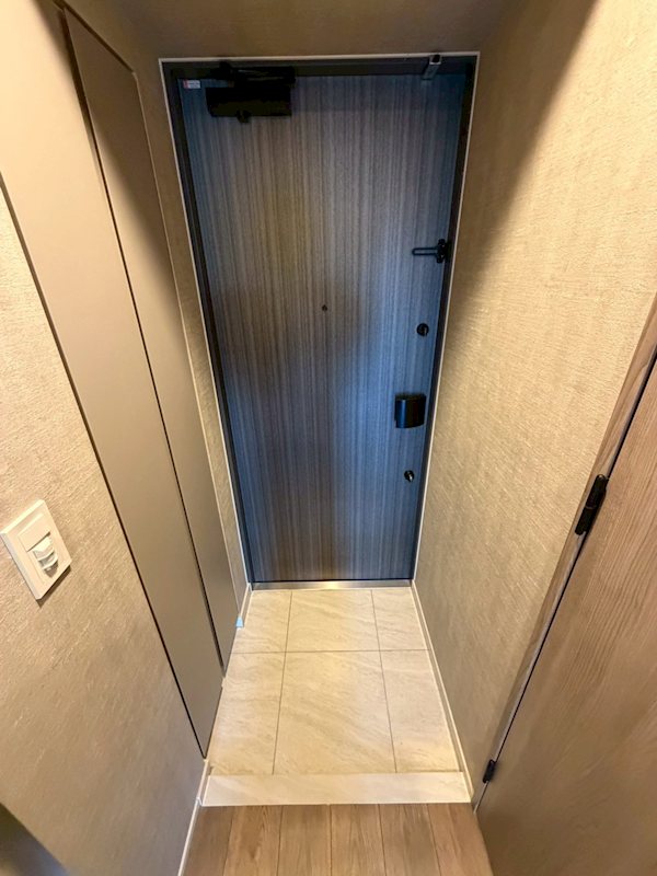 ディームス根岸 玄関