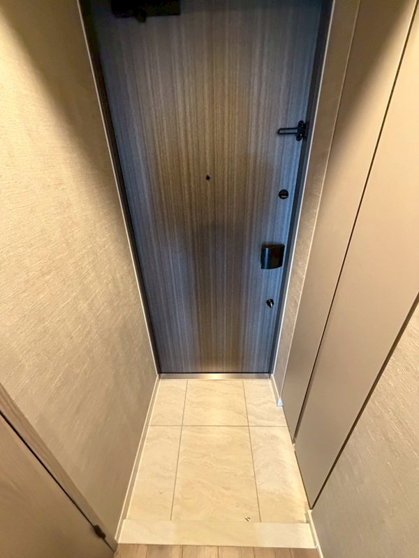 ディームス根岸 玄関