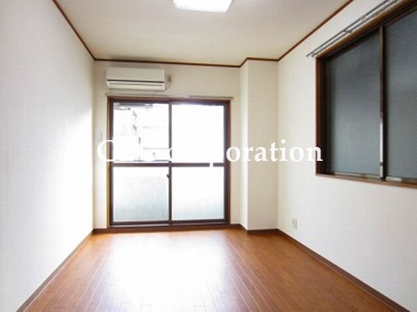 鈴木ビル ベッドルーム