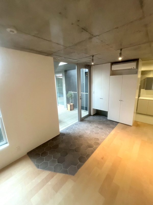 ROJI　COURT　MOTOKI 玄関