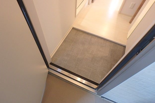 イールエステート  玄関