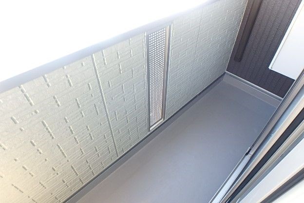 イールエステート  ベランダ