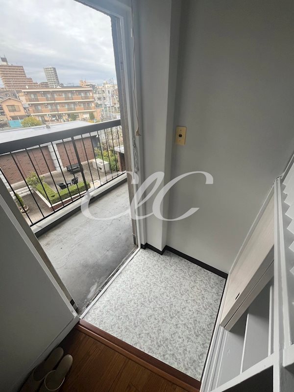 西村マンション 玄関