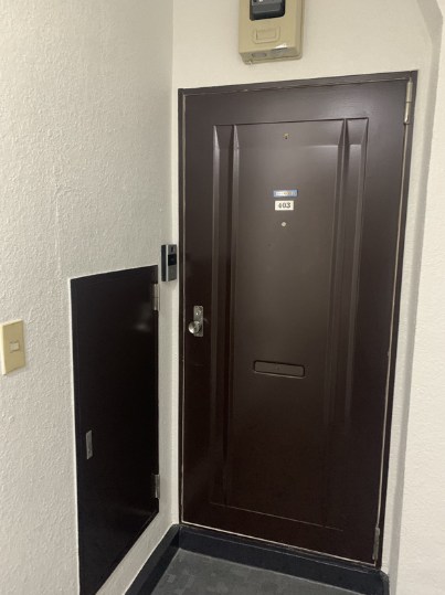 Housekul千駄木ビル 玄関