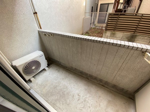 カレッジスクエア白山   ベランダ
