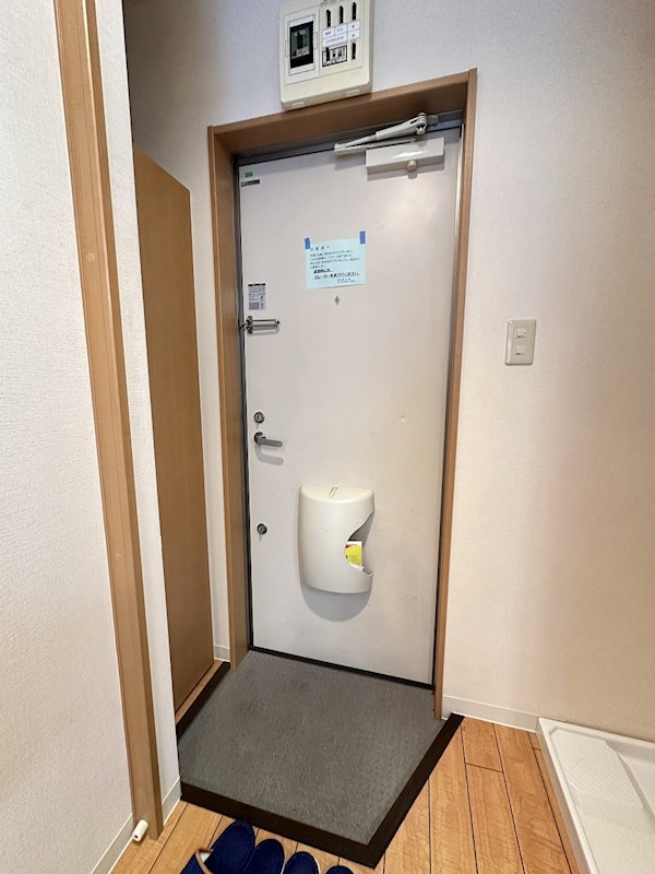 フローラ４ 玄関