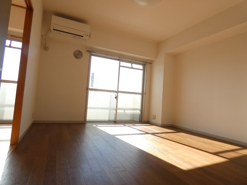 PRISM　COURT綾瀬 リビング