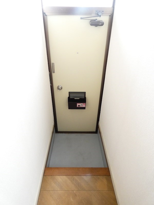 ファミーユT・H 玄関