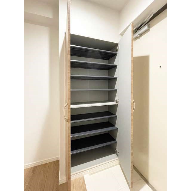 アルファコート東あずま 玄関