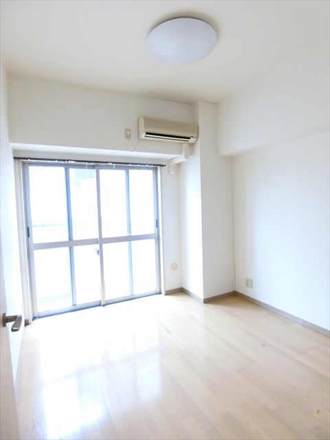 バトラーM  ベッドルーム