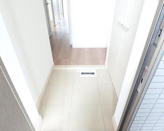 アルマドーラ王子 玄関