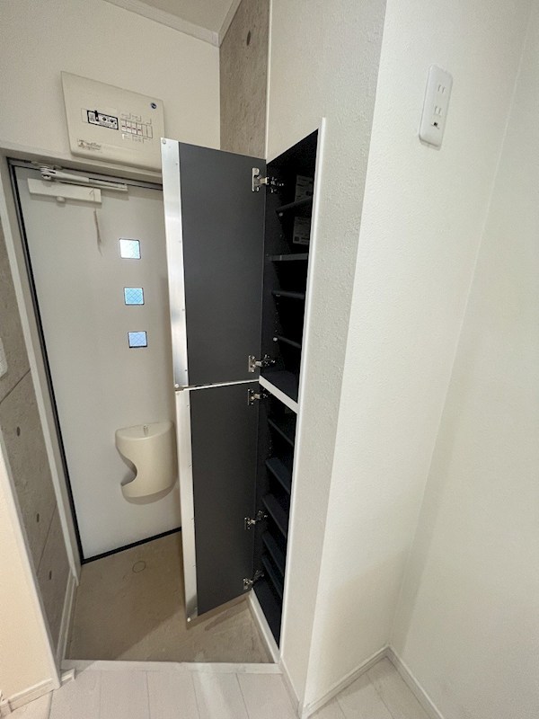 パインヒル８ 玄関