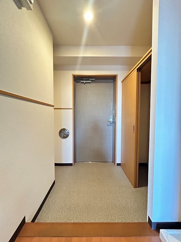 ドエルしのざき 玄関