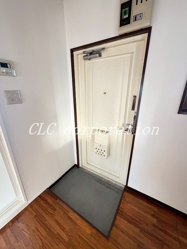 ハイツ松山 玄関