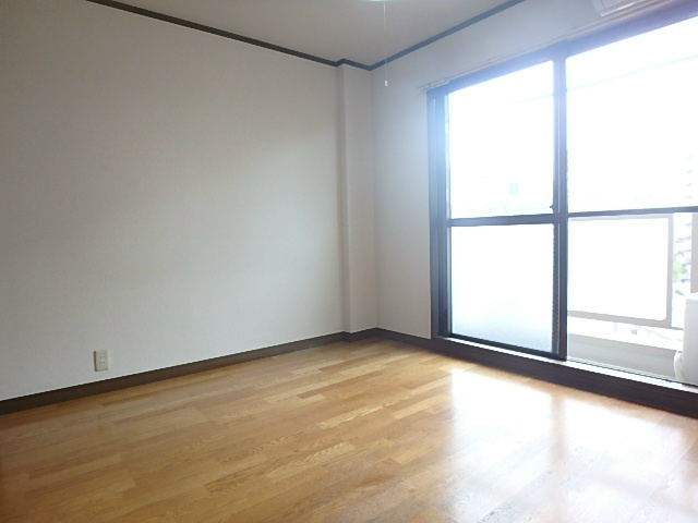 リバーサイド坂本 ベッドルーム