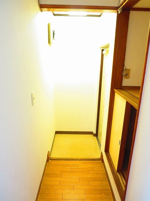 メゾンオオイワ 玄関