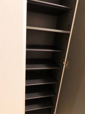 リブリ・小岩 玄関