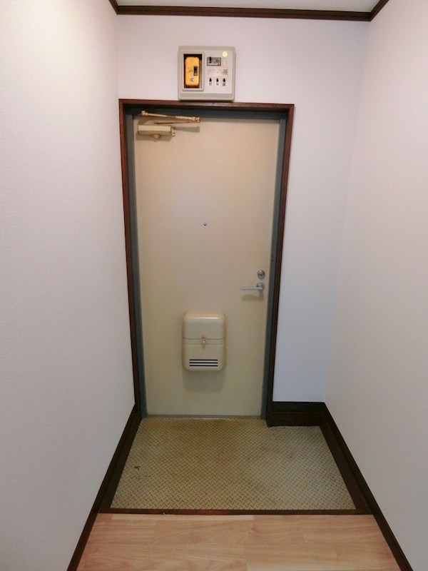 クレシェンドユザワ 玄関