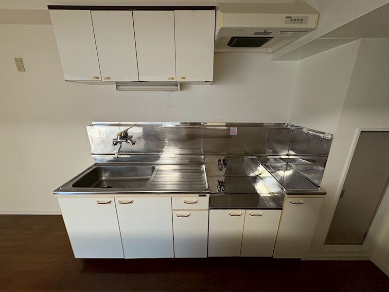 モアエクセレンス  キッチン