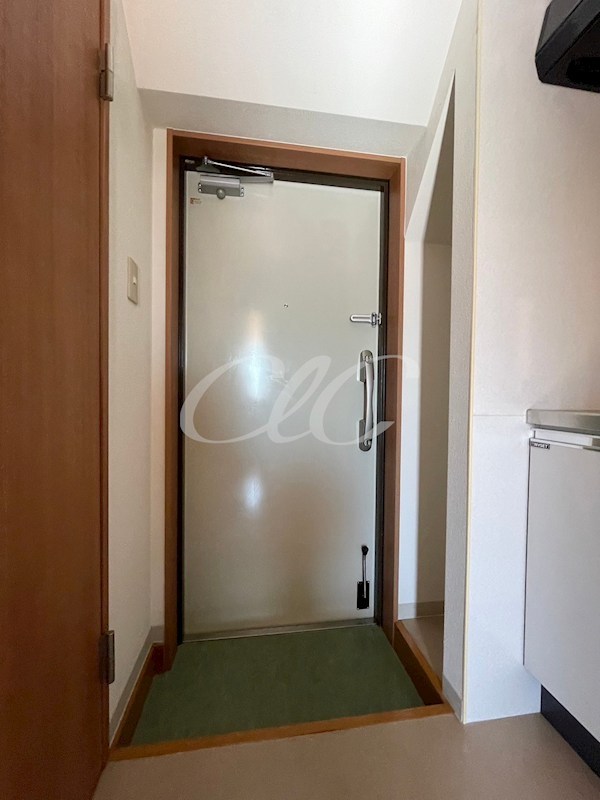 ワンステップ花畑 玄関